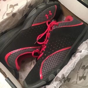 Breast cancer awareness 💝 UA bellona trainers.