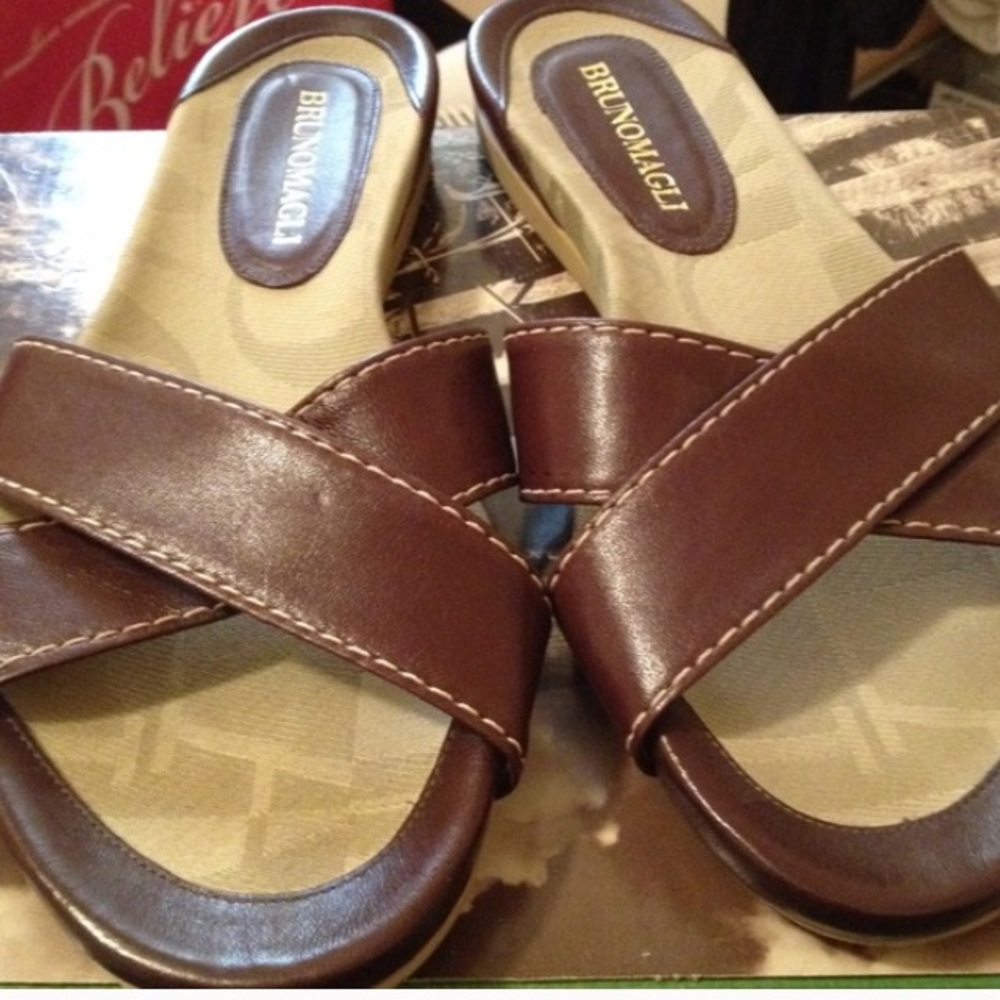 Ladies sandals .