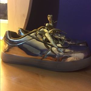 Gold light up shoes! comes with charger