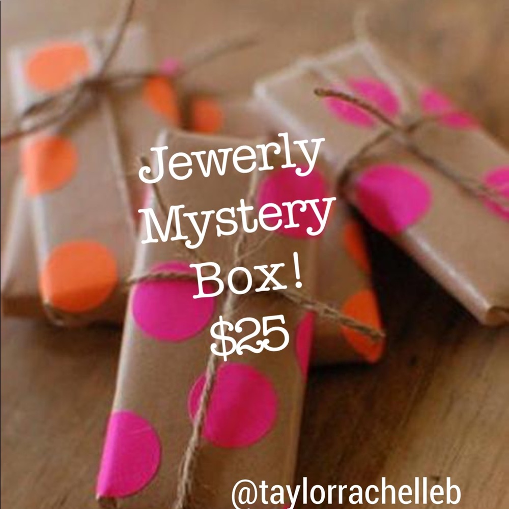 ⚡️Fashion jewelry mystery box 4 piece