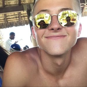 Meet your Posher, Ian