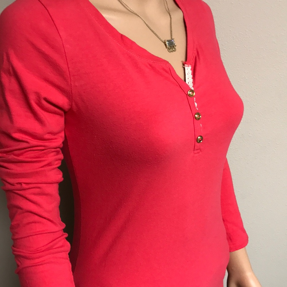 Bozzolo hot pink top with buttons & lace