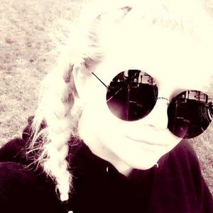 Meet your Posher, Miette