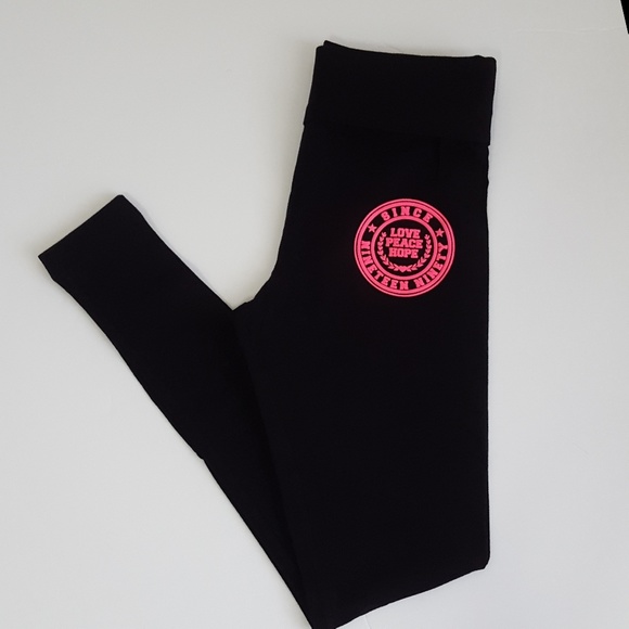 Zenana Outfitters Pants - NWOT Zenana Outfitters Leggings / Workout Pants