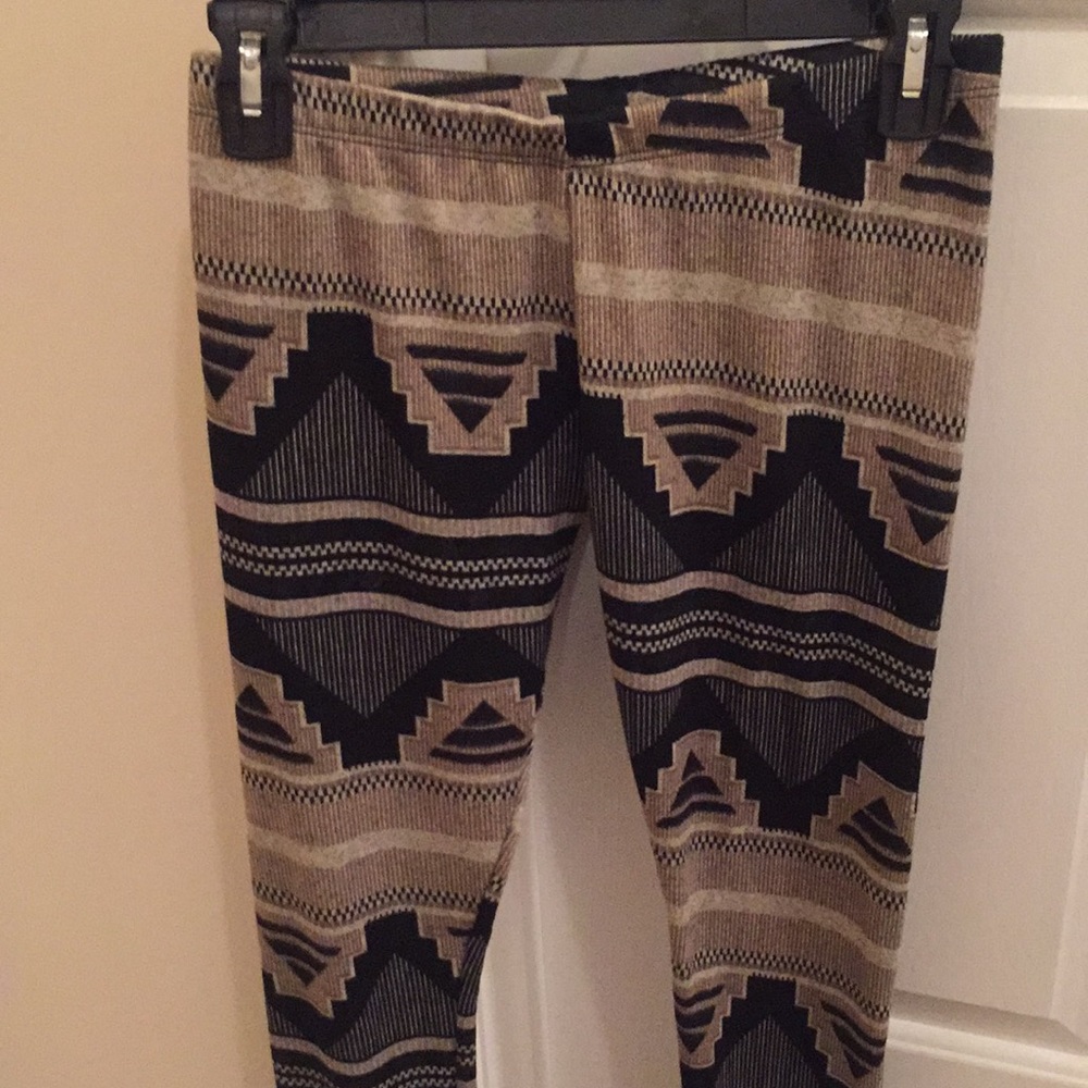 Aztec leggings! Excellent condition! - Picture 2 of 2