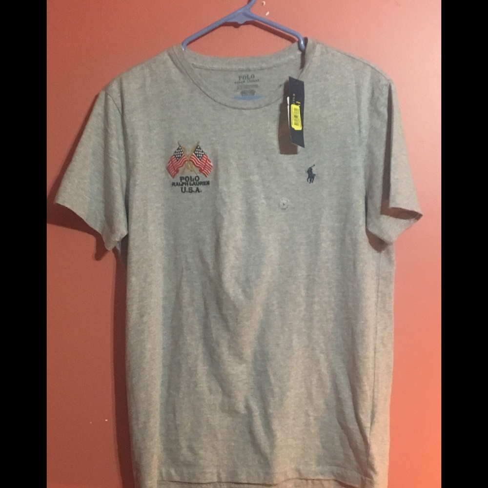 RALPH LAUREN POLO TSHIRT NEVER WORN ADULT SMALL