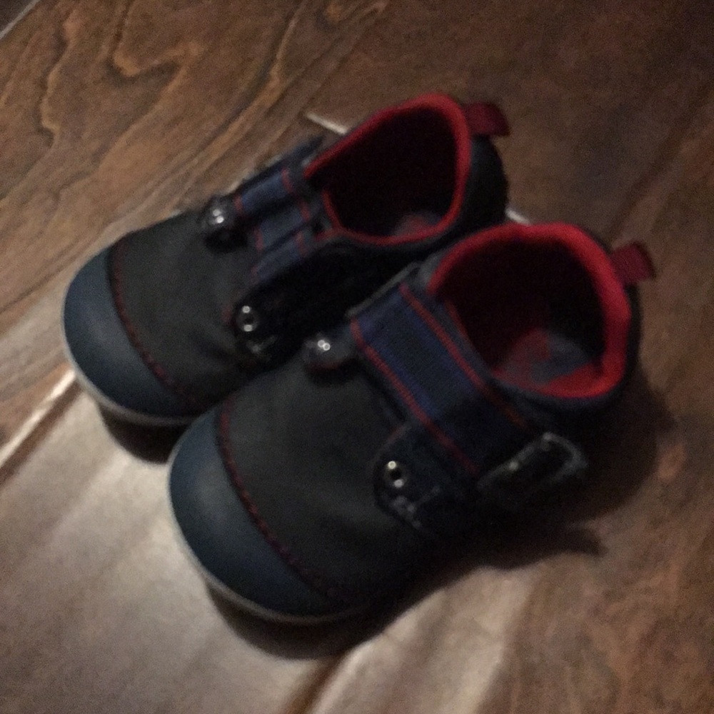 EUC stride rite shoes boy 5.5