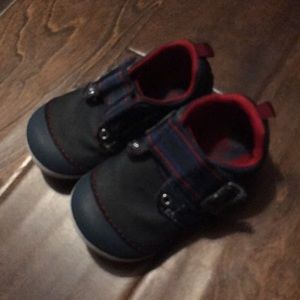 EUC stride rite shoes boy 5.5
