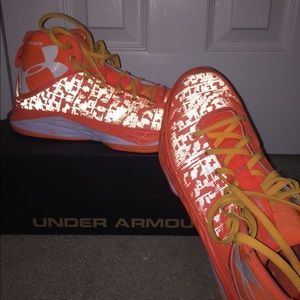REFLECTIVE!!!! Under armour basketball shoes!