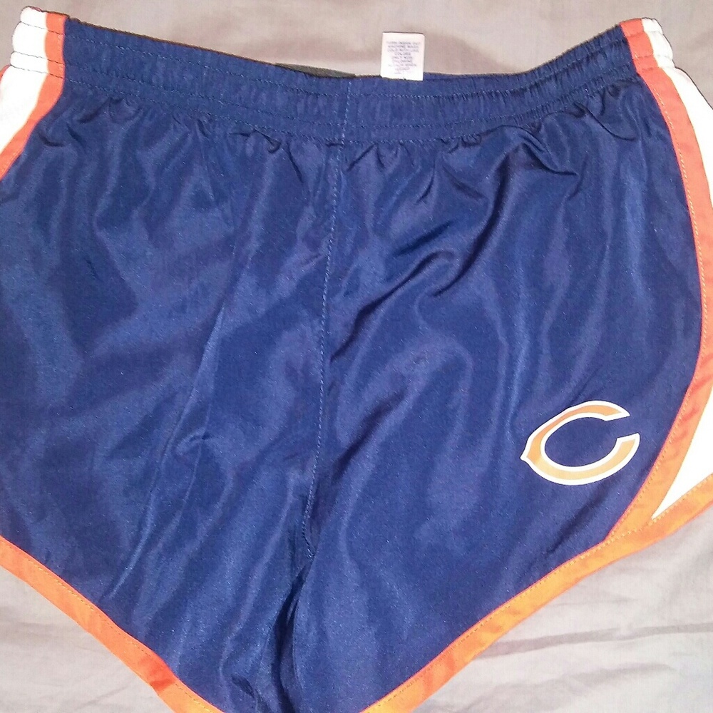 NFL Team Apparel Chicago Cubs kids shorts 8/10