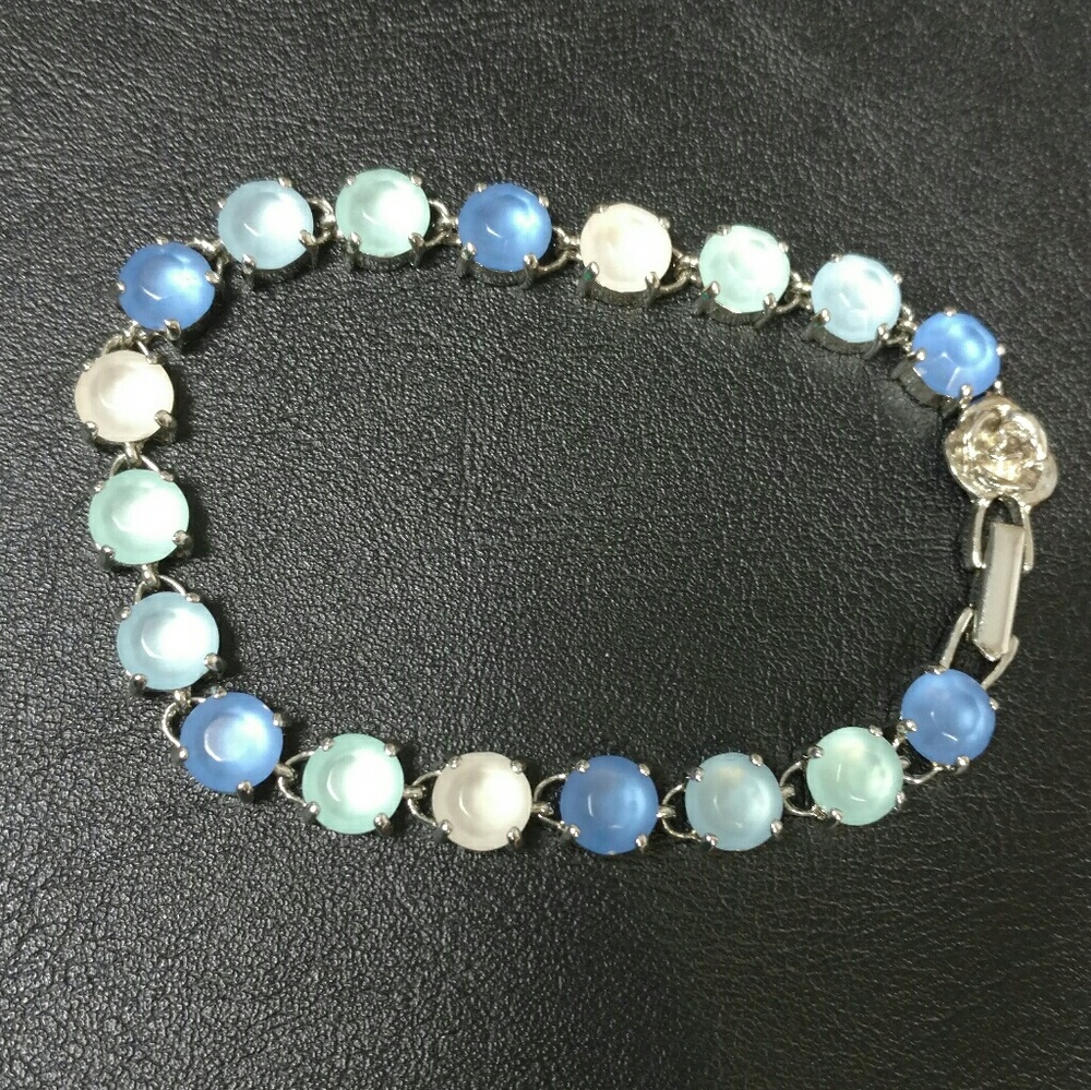 Darling bracelet in shades of blue