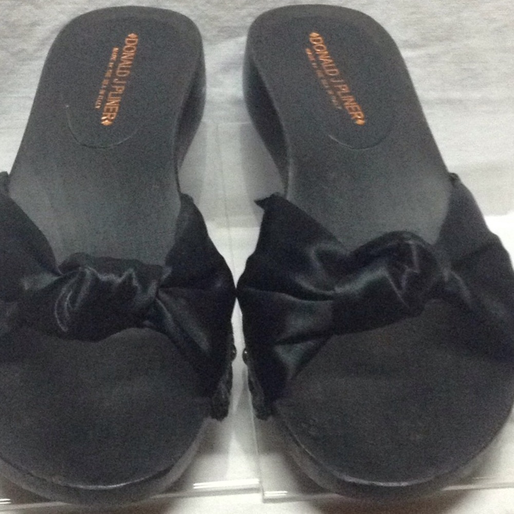 Donald J Pliner Slides