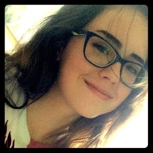 Meet your Posher, Caitlyn