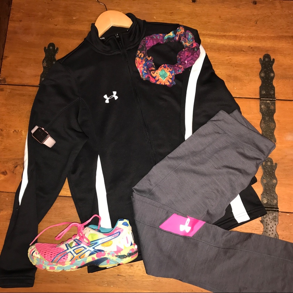 Under Armour Zip Up - Small