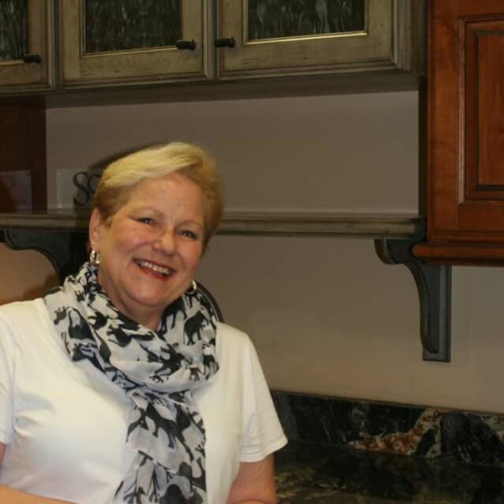 Meet your Posher, Cynthia