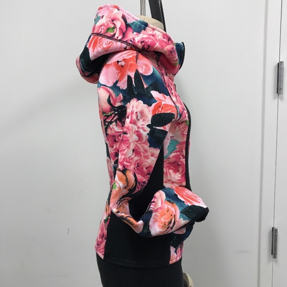 LuLulemon hoody - Picture 2 of 6