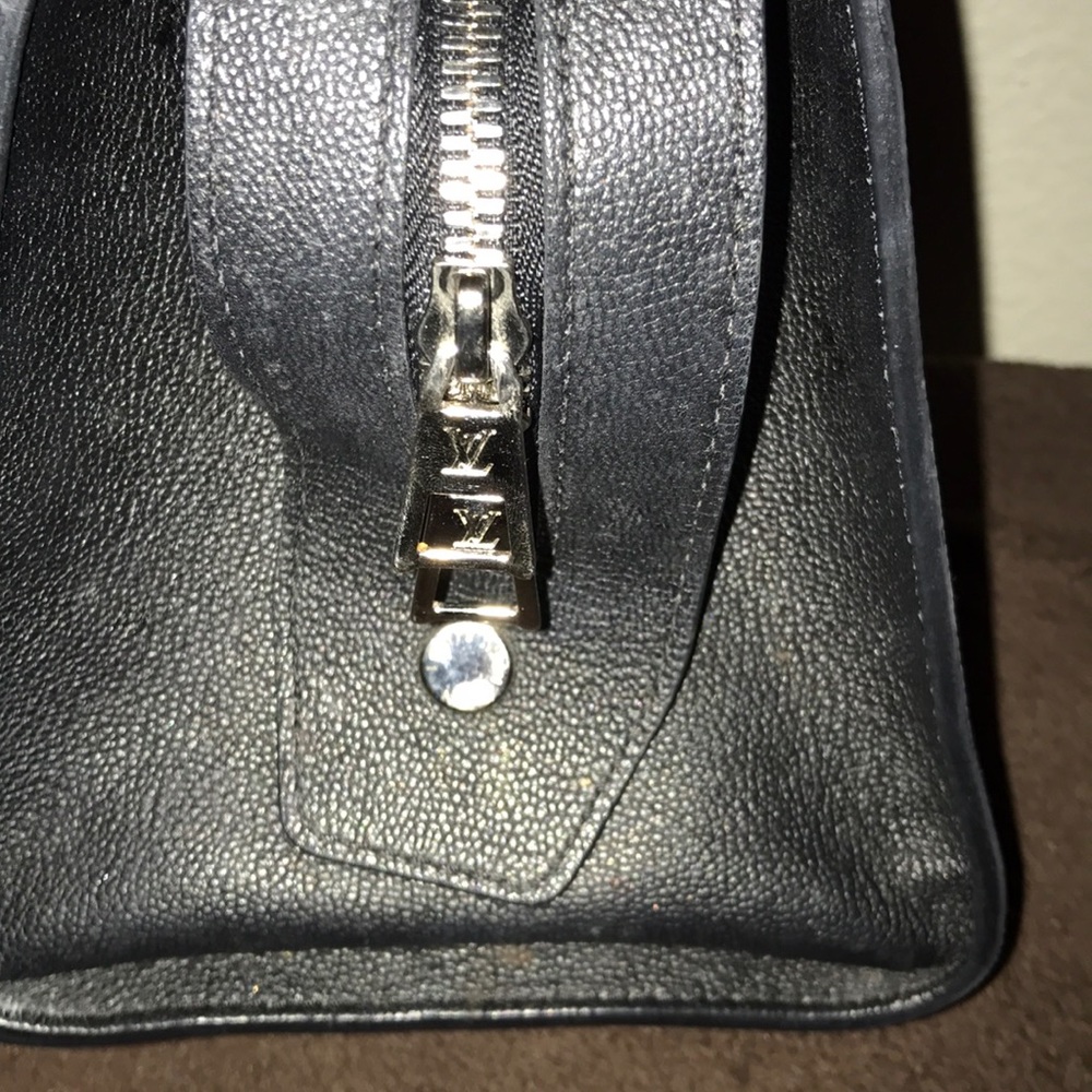 Louis Vuitton Vaneau MM Purse - Picture 6 of 6