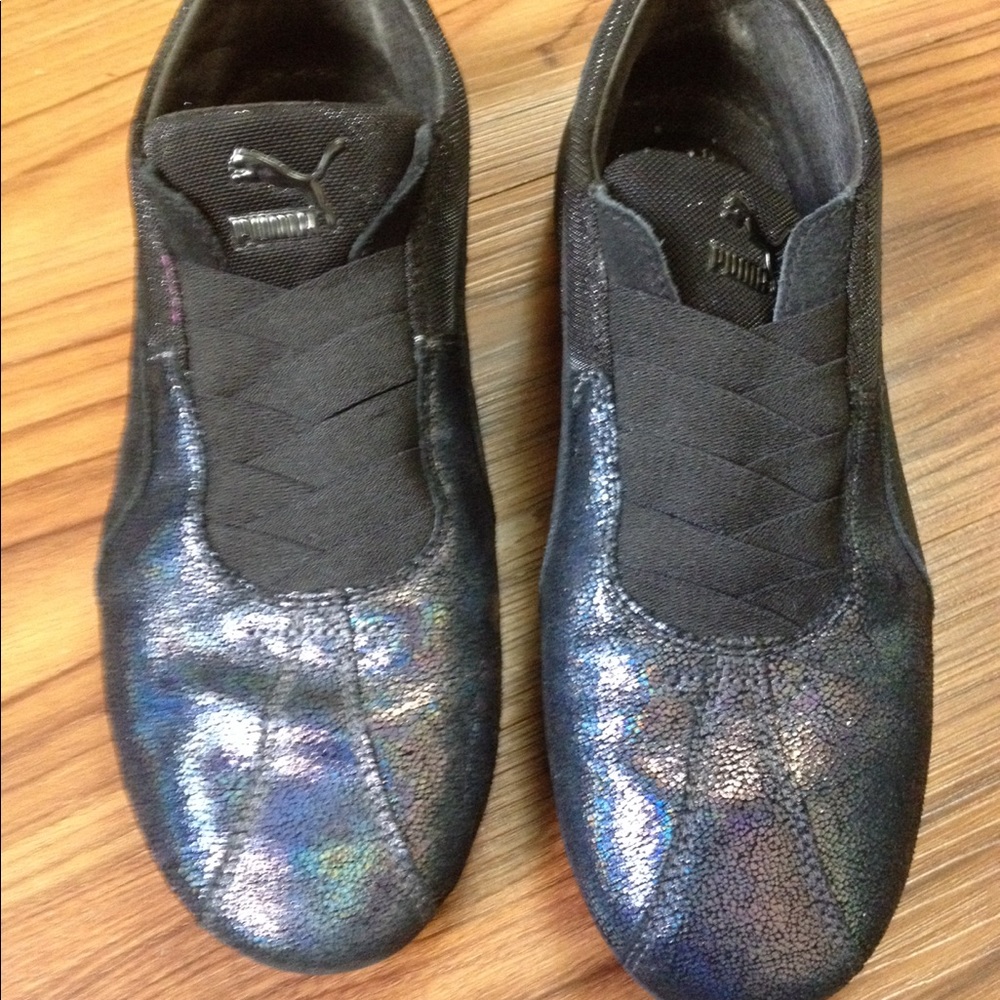 Metallic Blue Pumas size 7