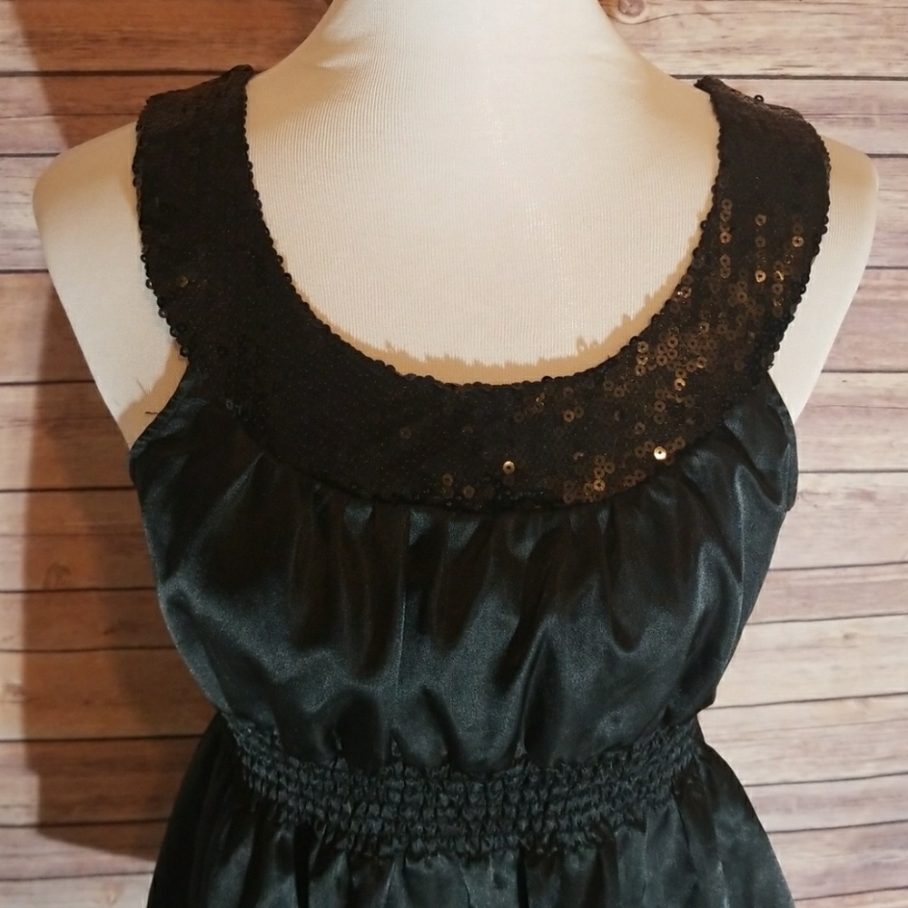 Studio Y top - Picture 2 of 4