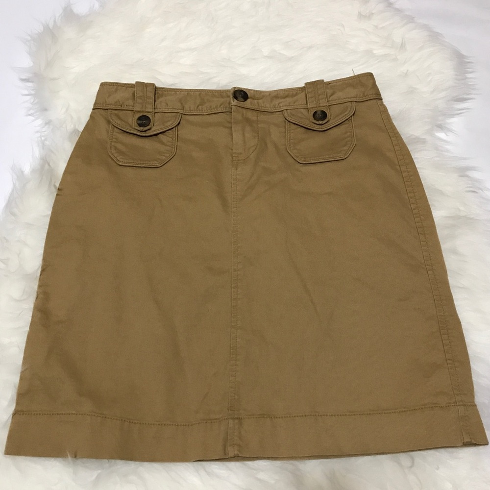 Old navy• Khaki skirt
