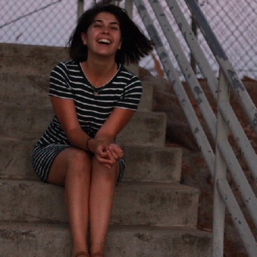 Meet your Posher, Alexis