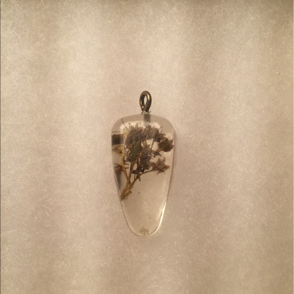 Handmade Pressed Flower Necklace - Picture 1 of 1