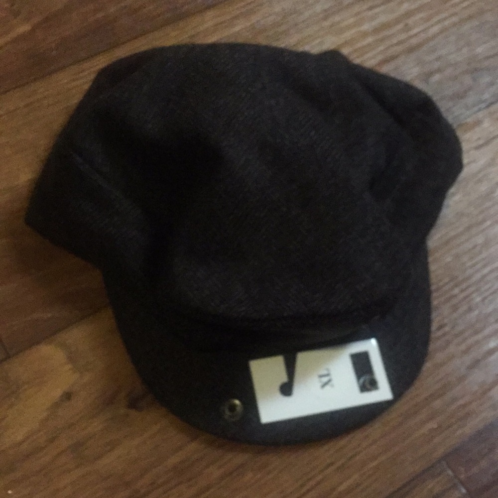 Hat - Picture 3 of 4