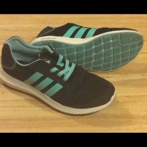 Adidas Women's Cross trainer Sneakers ~ Sz.8 27.00