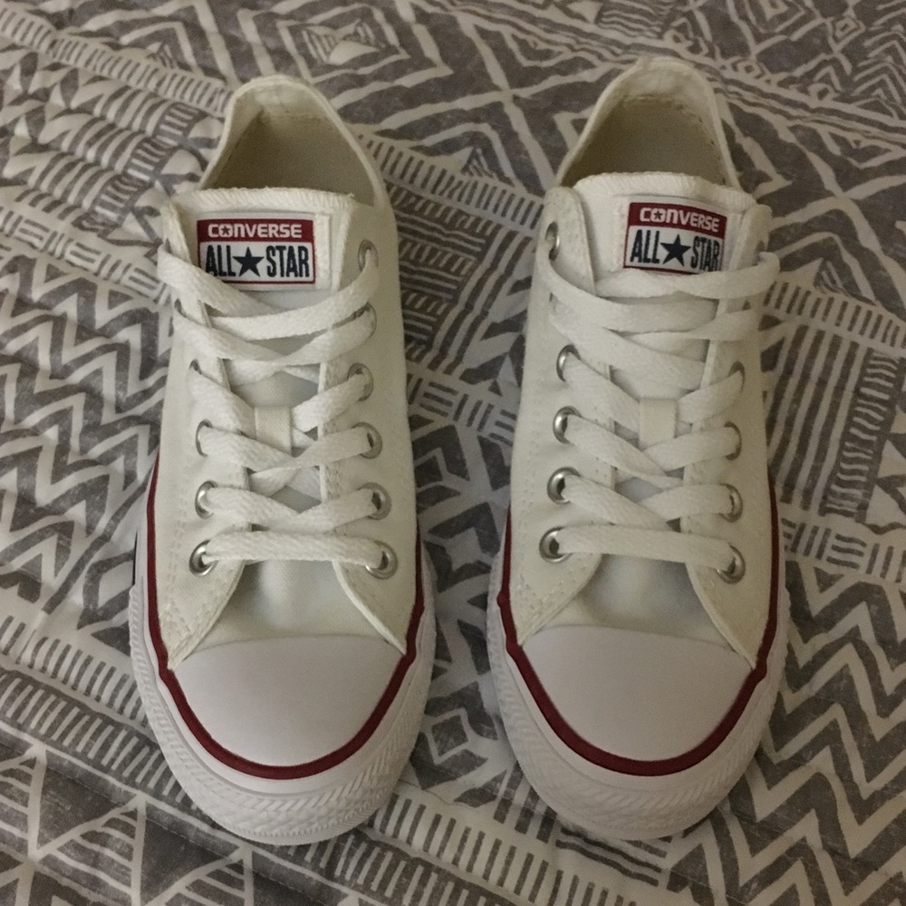 White converse low top sneakers, women's 7