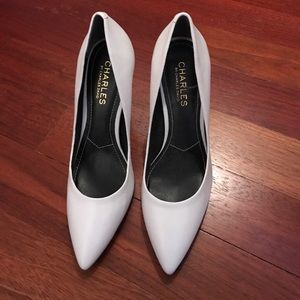 Charles David white pumps size 7