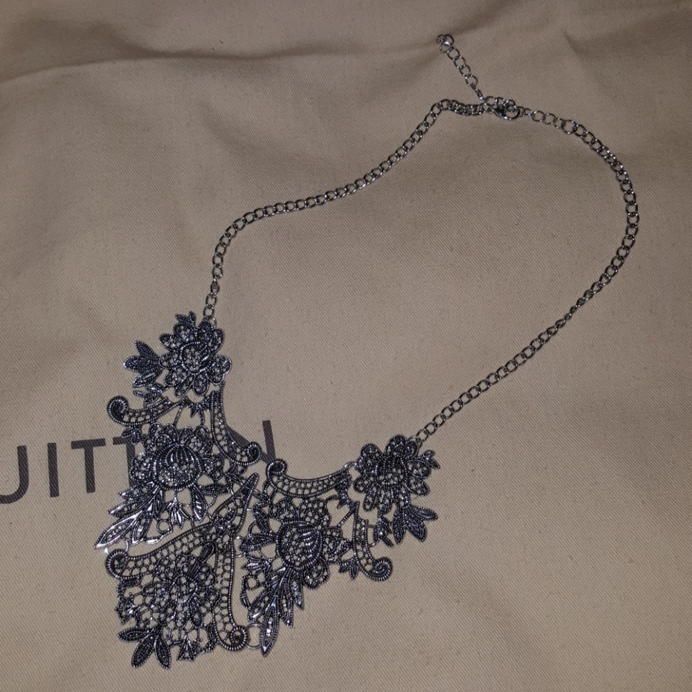 2 for $14, 3 for $17 Vintage statement necklace💝 - Picture 5 of 7