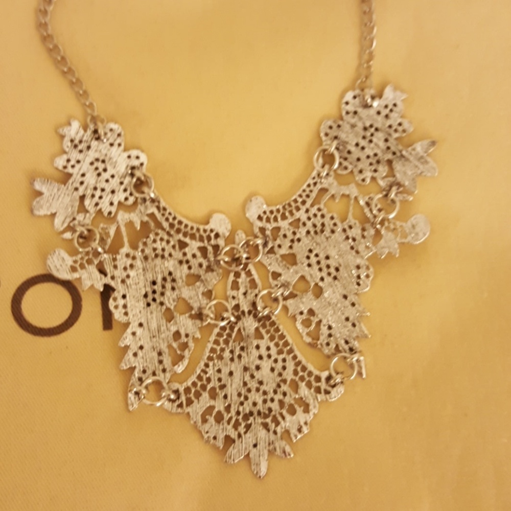 2 for $14, 3 for $17 Vintage statement necklace💝 - Picture 7 of 7