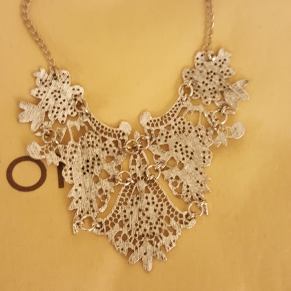 2 for $14, 3 for $17 Vintage statement necklace💝 - Picture 7 of 7