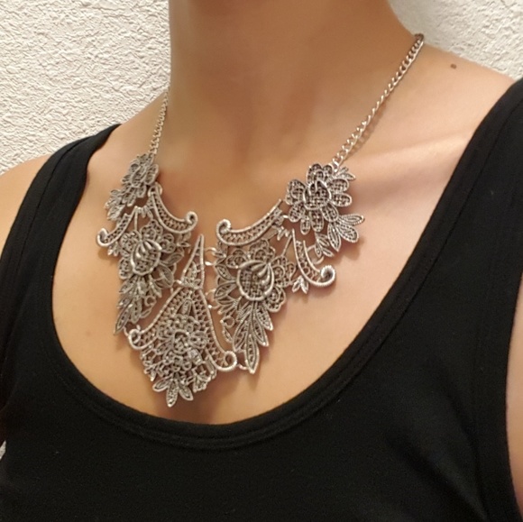 2 for $14, 3 for $17 Vintage statement necklace💝 - Picture 3 of 7