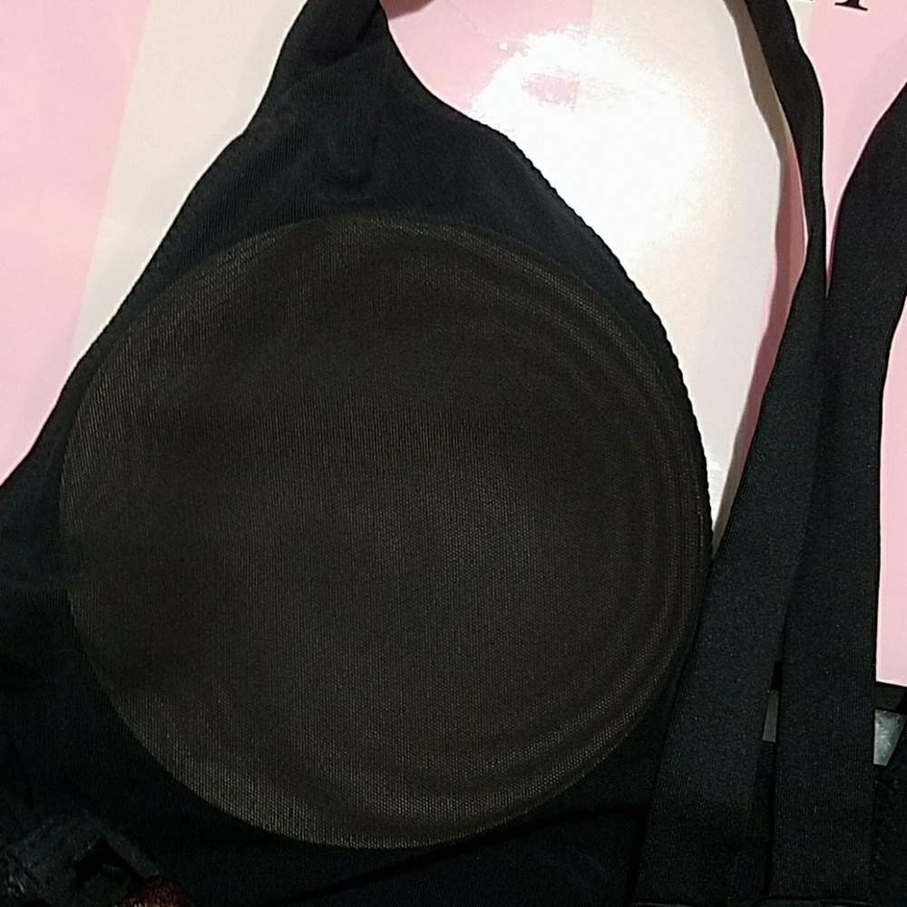 🚫HOLD FOR MAR4848🚫$15 or 2/$28!!  VS SPORTS BRA - Picture 3 of 8