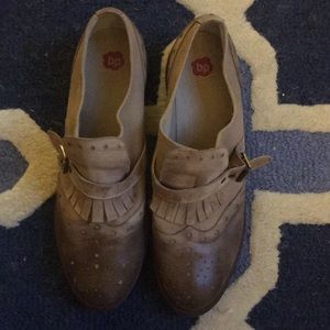 Bp wingtips with buckle strap Bp wingtips with buckle strap