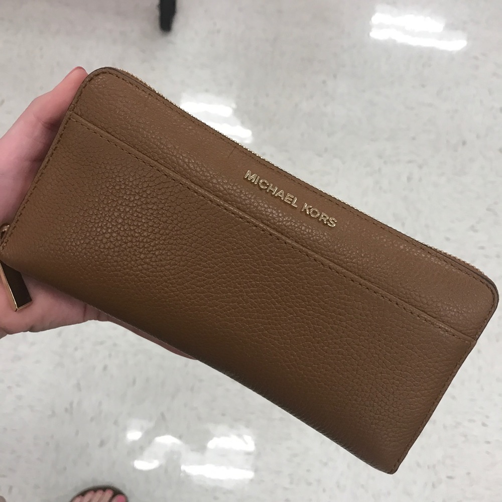 Michael kors wallet
