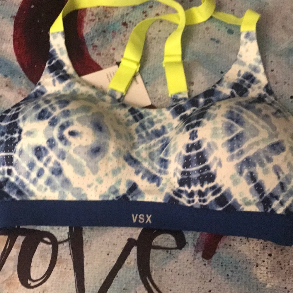 NWT VSX Sports Bra 32D