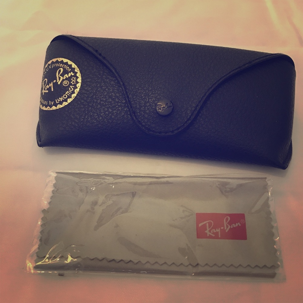 Ray-Ban Case and Cleaning Cloth