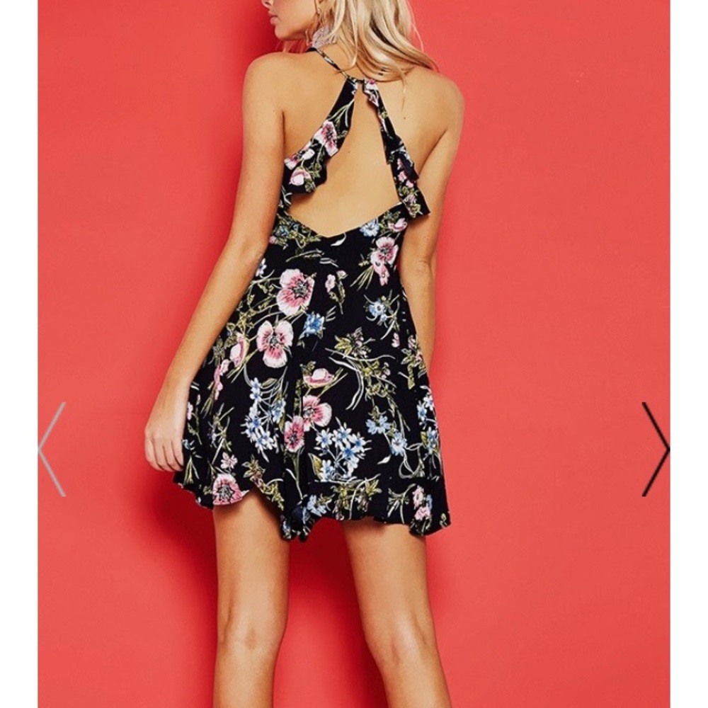 ‘Mina’ Floral short strappy playsuit - Picture 2 of 4