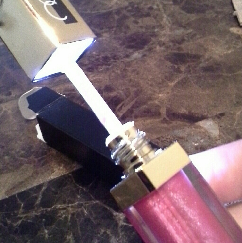 NIB Gerard Cosmetics LED Lip Gloss - Picture 2 of 4