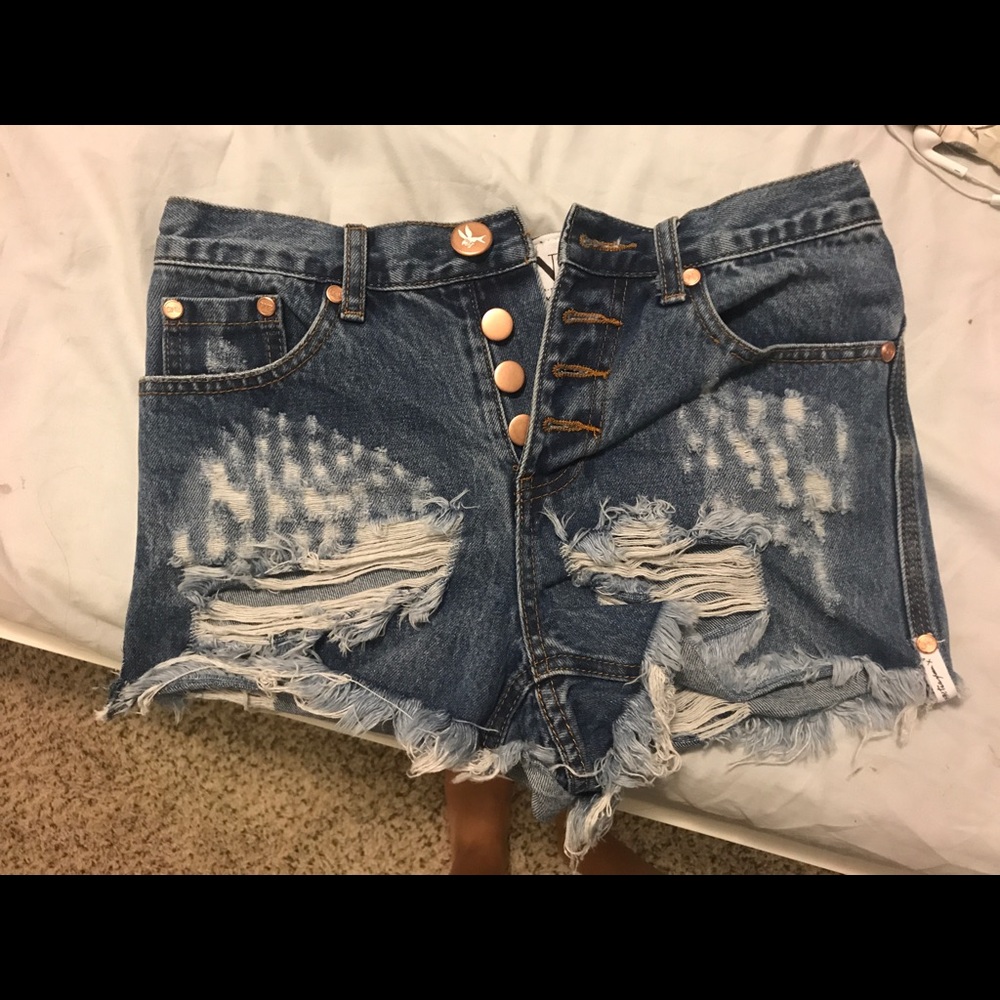 One teaspoon distressed shorts