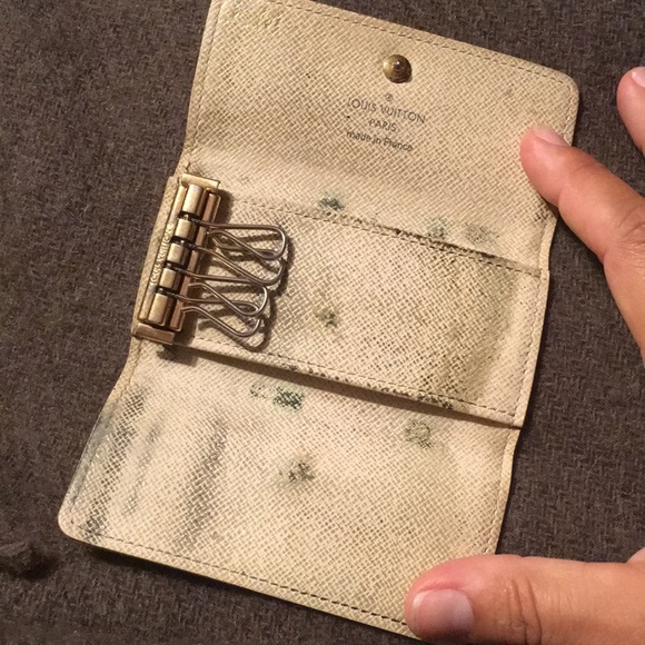 SALE💃🏻LV grey azur damier key holder - Picture 3 of 7