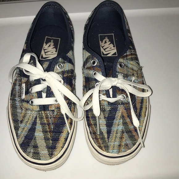 tribal vans - Picture 2 of 3