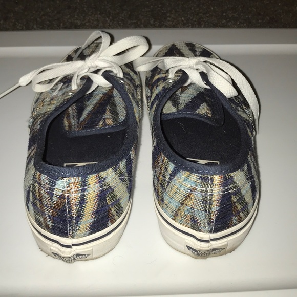 tribal vans - Picture 3 of 3