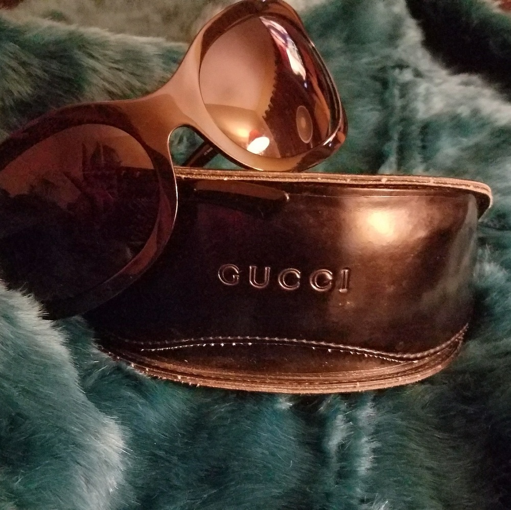 Gucci Round Plastic Frame