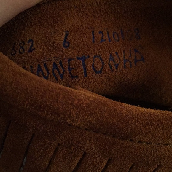 *SOLD* Minnetonka fringe booties size 6 NWOT - Picture 8 of 8