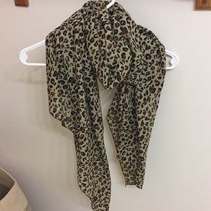 Leopard scarf from Zara