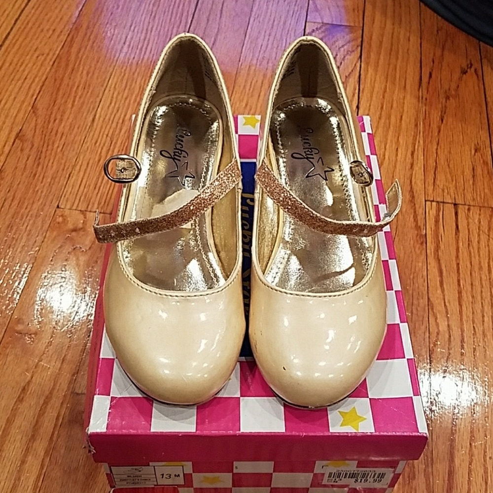 Kids dress shoes with training heel