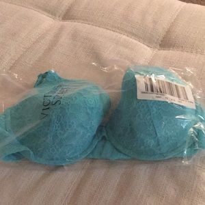 NWT VS perfect coverage bra – teal – 38D